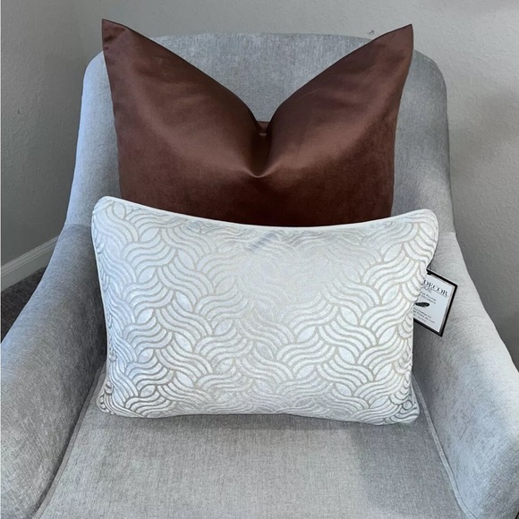 1-TGH TESSITURA ITALIAN VELVET DECORATIVE PILLOWS(Read description for details) - Picture 4 of 16